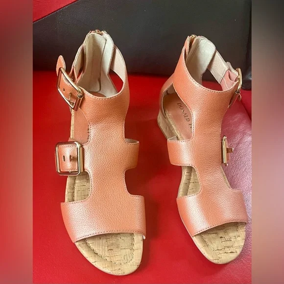 Donald J. Pliner Coral Gladiator Leather Buckle Sandals size 7.5 - Picture 1 of 7